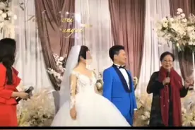 70岁斯琴高娃现身，不坐轮椅讲话底气足，知情人爆料腿脚已好？图片