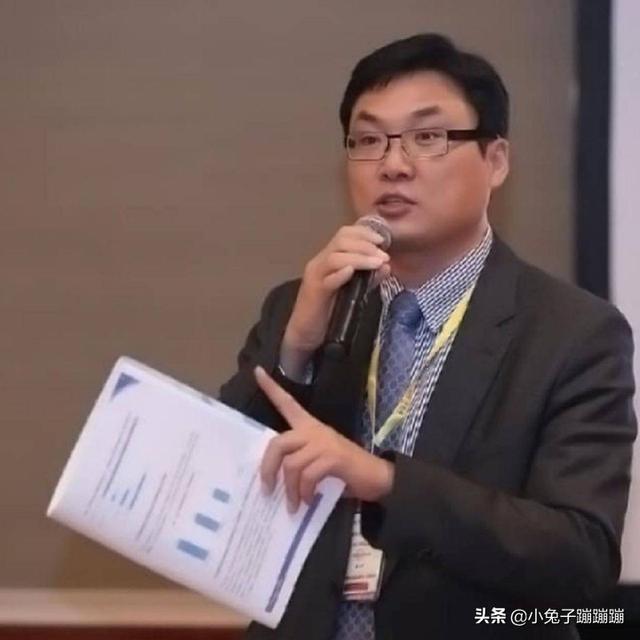 新网络四大神兽: 许可馨、鲍毓明、奔驰女、谭明明, 哪个先凉?