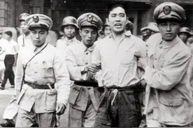 红军军长被捕入狱，监狱长却把他当老赖：赶紧让他走，浪费饭钱图片