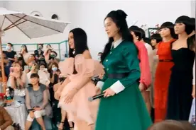 39岁范冰冰精修生图差距大，与54岁温碧霞同框比美竟拼不过？图片