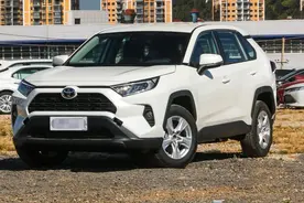 17.4万提了“丐版”丰田荣放，开2个月后，车主想说句心里话图片