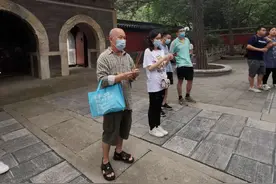 家有一老，无穷“烦恼”。如何对待“一把屎一把尿”？图片
