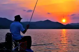 台钓中抛投长杆技巧图片