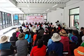 家门口挂上专家号 打通搬迁群众看病最后一公里图片