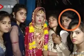 印度一新娘在婚礼现场突然死亡，家人让妹妹代替她嫁给姐夫图片