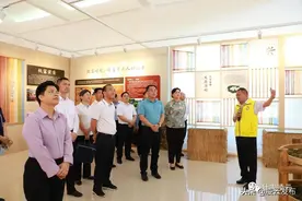 防城港市委组织部到凌云县开展“学党史、悟思想、缅先烈、感党恩”活动图片