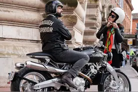 纯正英式复古摩托Brough，997排量V型双缸，纯手工打造图片