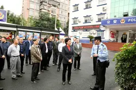 康莲英率驻达省政协委员视察渠县公安教育整顿工作图片