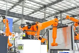 贵州制造！无人驾驶小巴 Robobus亮相图片
