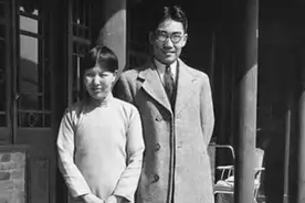 冰心去世13年后，其孙子在墓碑上写了八个字：教子无方，枉为师表图片
