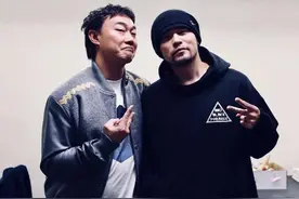 后悔！陈奕迅曾以菜刀威胁母亲，如今回忆往事表示难以理解自己图片