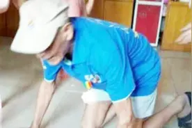 97岁老兵下跪致谢！隐姓埋名几十年，真实身份被承认那一刻激动了视频封面