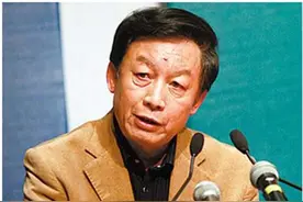 余秋雨自称不识易中天，那易中天因何会瞧不起余秋雨？图片