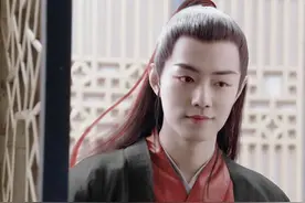 浅析男性女化和女性男化的双性化审美图片