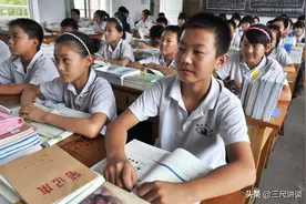 课后服务和双减实行两周，农村家长这样说，城区和农村情况不一样图片