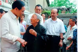 路遥母亲马芝兰，79年目睹4位儿女先后去世，晚年享受低保150元图片