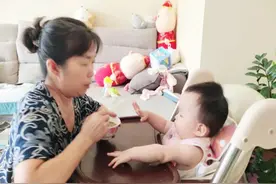 1岁宝宝能吃“大人饭”吗？世卫组织：未达三个标准，再馋也别喂图片