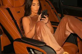 市价三千的 Yeezy 450 还有拖鞋版！卡戴珊都带不动图片