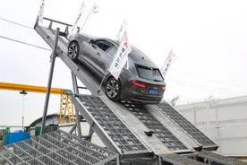 要想出去浪，买SUV一定要注意这几点，选对了30度坡随便爬图片