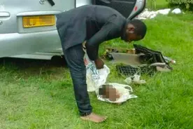 津巴布韦男子杀人后把头颅装塑料袋闲逛，靠吓人偷窃，还称是处方图片