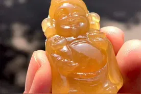 藏家投稿，每日精品翡翠一览：翡翠财神爷、翡翠佛牌、翡翠观音图片