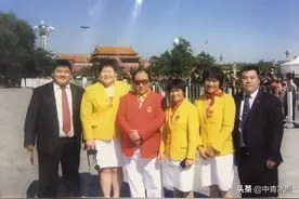 他陪练出了27枚金牌，每天被摔几百次，摔了16年，退役后，他回家开小超市谋生图片