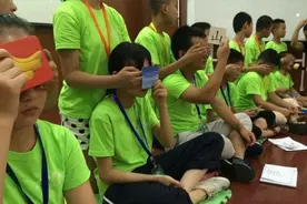 有一种妈妈叫“海淀妈妈”，“鸡娃”没上限，网友：太畸形了图片