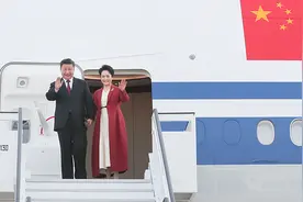 习近平访问西班牙 两架空军战机为其护航丨交叉点看视频封面