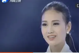 英国房东送给美女一只碗，拿来鉴宝，专家：嘉靖年间烧制的金彩碗图片