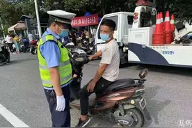 信阳电动车免费上牌调查：部分网点捆绑销售，否则难上牌图片