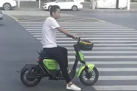 市民盼望扩大共享电车运行范围，相关政策仍在研究中图片