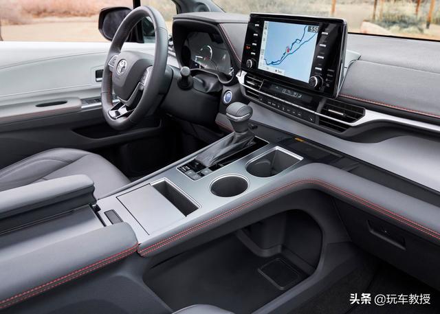 全新丰田塞纳油耗7.1L！实用不输GL8 25万起能火？