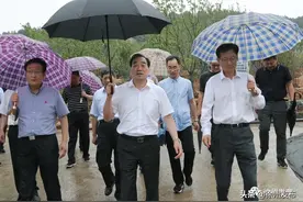 2号线、文庙街区、三环南路快速路......周铁根调研城建重点工程图片