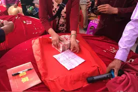 婚宴成“冷宴”，农村以前是人不到礼到，为何如今分子钱也不随了图片