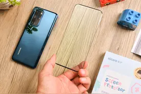 手机到底是裸奔好还是贴膜好？除了手感和防摔，还有一点更重要图片