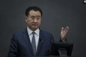 王健林人生中重要的三个女人，最后一个颜值超高图片