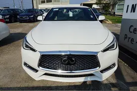 帅气跑车，英菲尼迪Q60图片