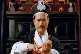 80后美女“风水师”，硕士毕业却从事玄学，开发商以月薪2万请她图片