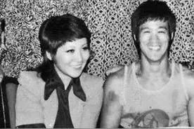 李小龙死在她床上，向华强养她40年，向太见了叫姐，丁佩凭什么？图片