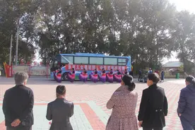 “草原儿女爱祖国 中华民族共团圆”——莫旗乌兰牧骑为民演出活动图片