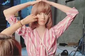 林允儿新发型：厚刘海超短发好像“香菇”，网友：幸亏是假发！图片