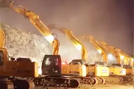 中国200台挖掘机，一夜拆掉近600米长大桥，外媒纷纷报道！视频封面