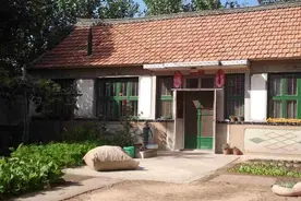 俗语“屋宅入门步步高，须知日后出富豪”，啥意思？图片