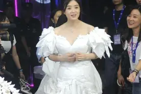 蒋欣摆脱“胖欣”称号，成功瘦身，网友：要瘦成王子文的节奏图片