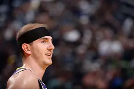 从落选秀到湖人夺冠拼图，卡鲁索用行动诠释着自己的逆袭人生图片