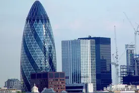 伦敦“小黄瓜”，瑞士再保险塔成英国最贵办公楼图片