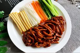 京酱肉丝最简单的做法，酱香浓郁，肉丝嫩滑，比鱼香肉丝还好吃图片