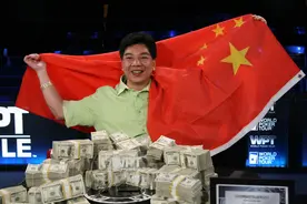 他是广西赌王，横扫美国各大赌场，领奖时身披国旗，赌术冠绝世界图片