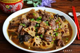 黑鸭怎么做好吃？杀鸭师傅：红烧比较入味，你就当野味吃吧图片