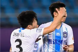 中超现“神级”停球失误！球迷：把中国足球的经典演绎的淋漓尽致图片